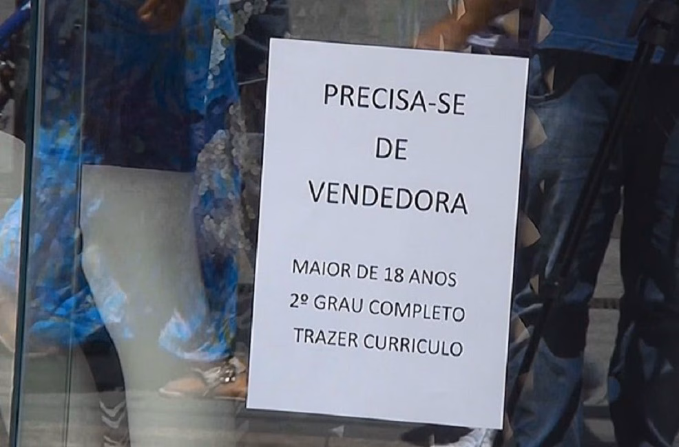 Fim de ano deve gerar quase 3 mil vagas temporárias na RM Vale, aponta Sincovat