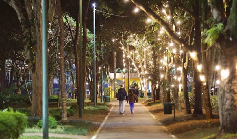 São José inicia instalação da iluminação de Natal 2025