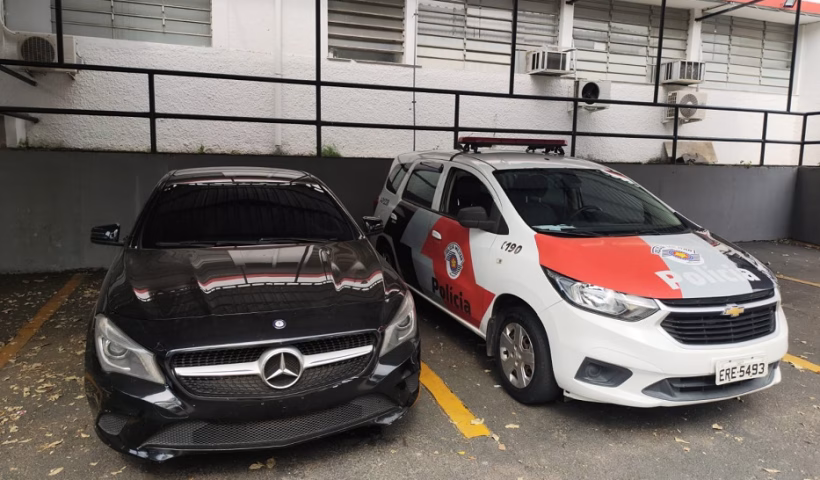 Homem é preso com carro de luxo circulando com placa de moto em SJC