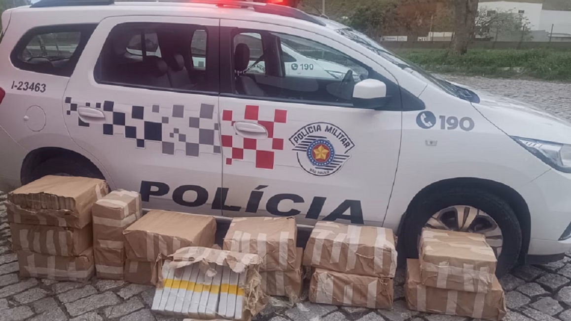 Uma grande apreensão de drogas foi registrada na tarde de domingo, 19 de outubro, na cidade de Queluz (SP). Policiais Militares do 23º Batalhão da Polícia Militar do Interior (BPM/I)