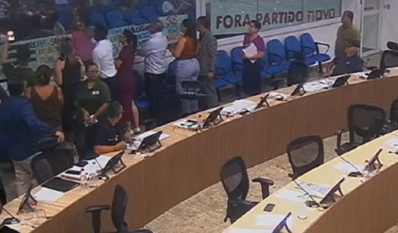 A 31ª sessão da Câmara Municipal de Taubaté, realizada nesta terça-feira (7), foi marcada por tensão e tumulto.
