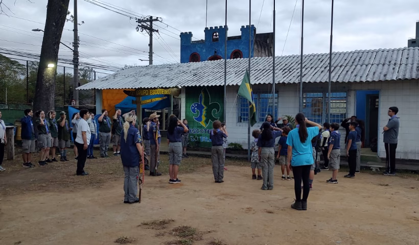 Escoteiros de São José montam ponto de apoio para romeiros na Dutra