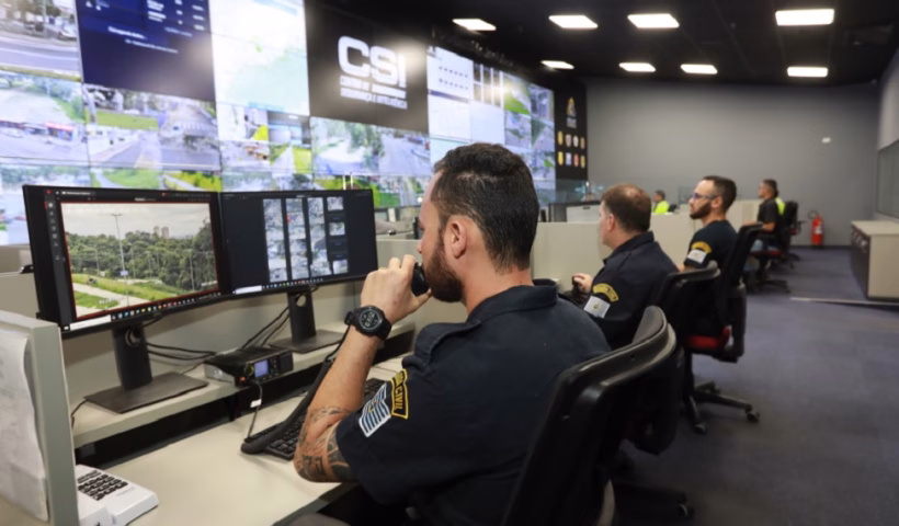 O número de autuações por descarte irregular de resíduos em áreas públicas teve um salto expressivo em São José dos Campos neste ano.