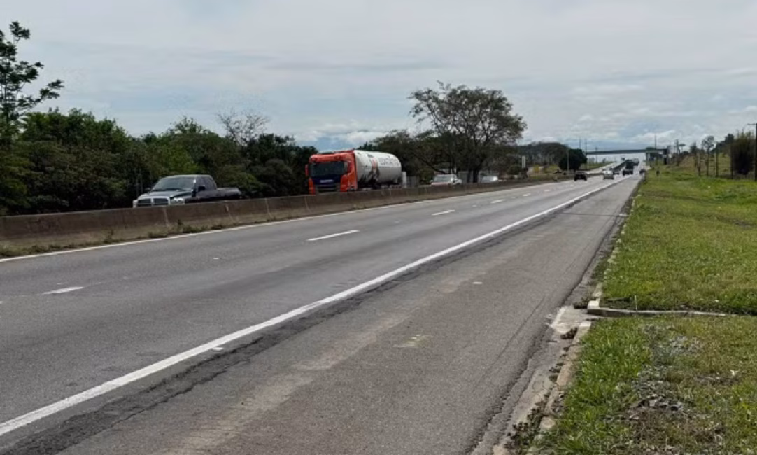 Um policial militar foi morto a tiros durante um assalto na madrugada deste sábado (11) enquanto participava de uma romaria a pé rumo ao Santuário Nacional de Aparecida,