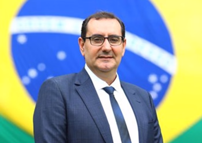 Prefeito Anderson Farias confirma separação e nega agressão