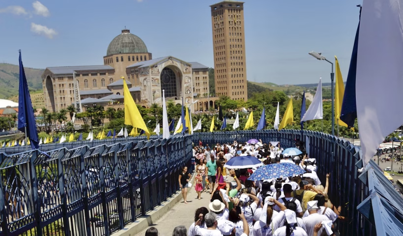 Aparecida recebe milhares na Romaria do Terço dos Homens