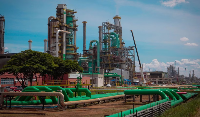 Asfalto sustentável da Petrobras está sendo produzido na Refinaria Henrique Lage (Revap) em São José dos Campos