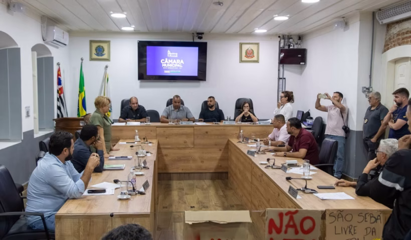São Sebastião aprova taxa ambiental para veículos de turistas