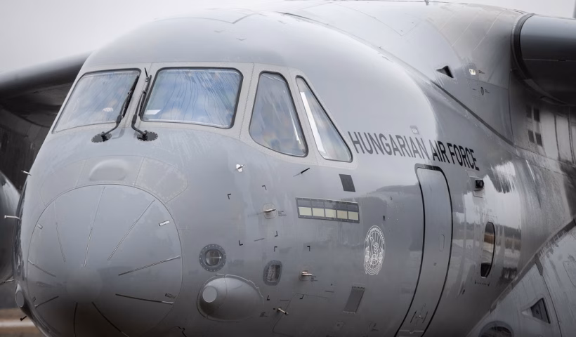 Hungria recebe segundo C-390 e conclui acordo com a Embraer