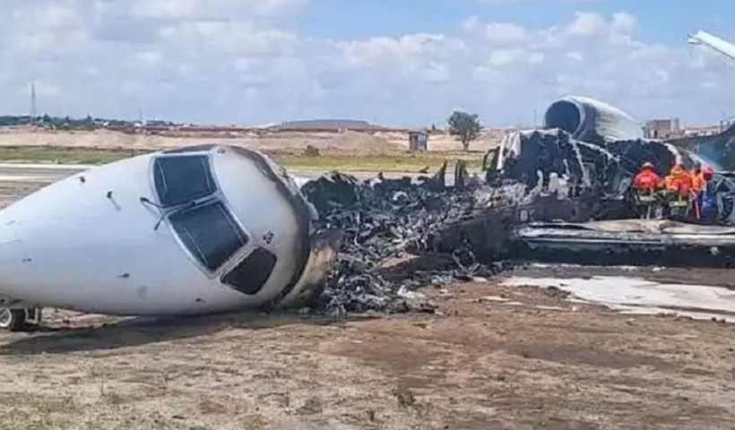VÍDEO: Jato Embraer com equipe que iria apurar tragédia em mina pega fogo no Congo