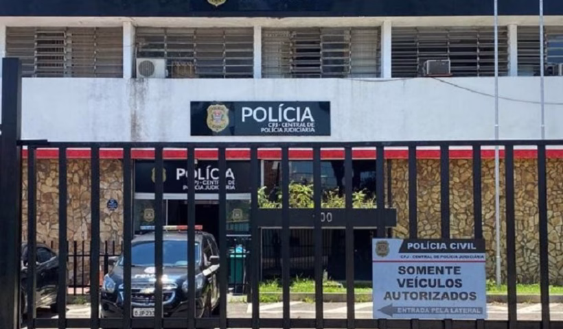 Dois policiais militares ficaram feridos após um acidente de trânsito durante uma perseguição a um motociclista na noite de sexta-feira (31)