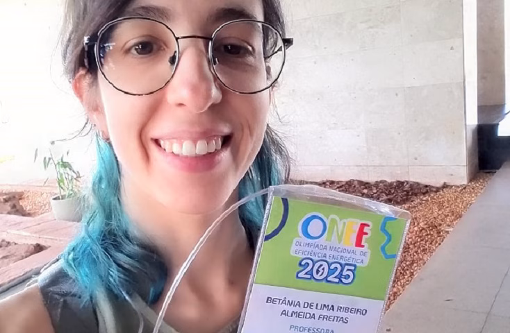 A professora de Geografia Betânia de Lima, de 31 anos, que leciona na rede municipal de Caraguatatuba, foi reconhecida nacionalmente pela Olimpíada