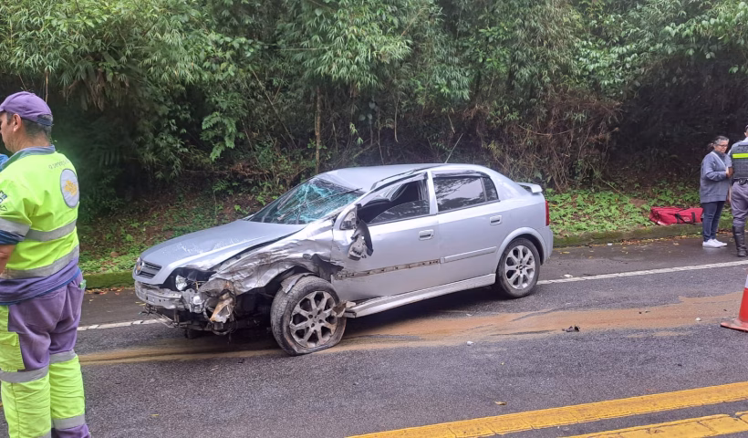 Acidente na Oswaldo Cruz deixa duas pessoas feridas em Ubatuba