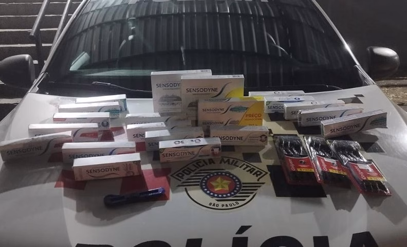 Casal é flagrado furtando com três crianças em farmácia na zona norte de SJC