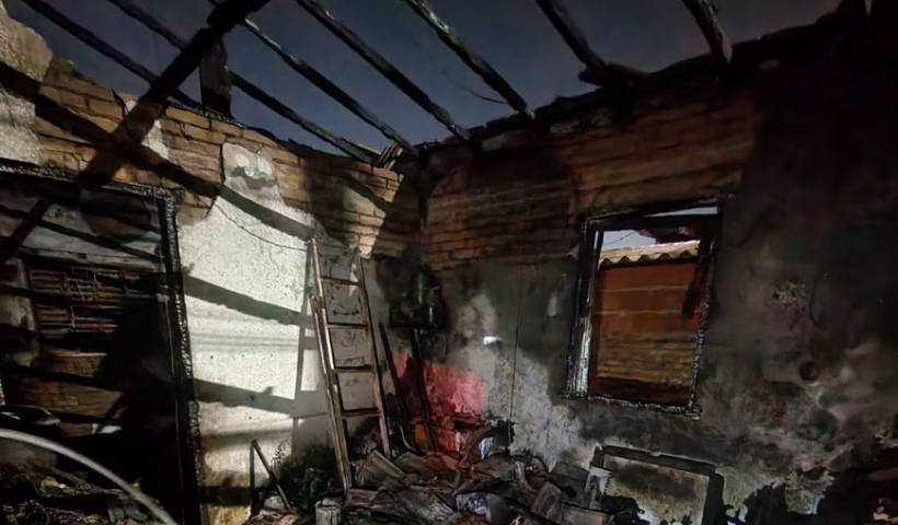 Idoso é salvo de incêndio em casa após parada cardíaca, em SJC