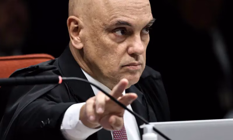 O prazo para que a defesa de Jair Bolsonaro apresentasse novos embargos de declaração contra a sentença de 27 anos e três meses de prisão terminou às 23h59 de segunda-feira (24) sem