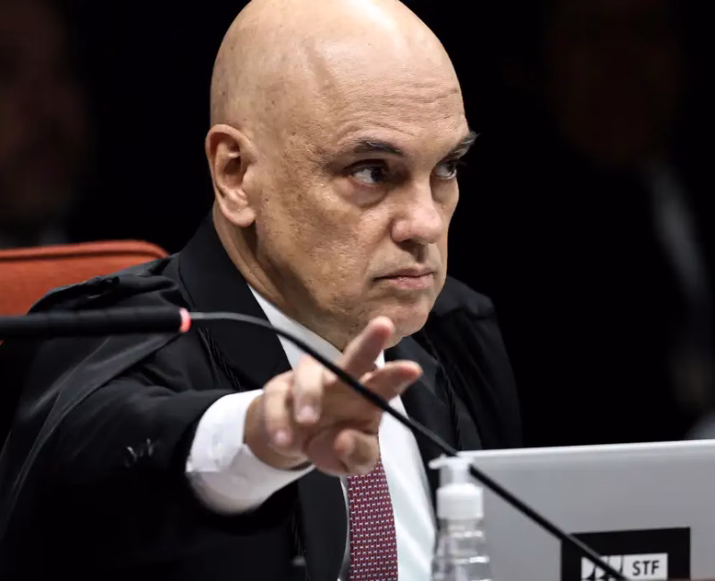 O prazo para que a defesa de Jair Bolsonaro apresentasse novos embargos de declaração contra a sentença de 27 anos e três meses de prisão terminou às 23h59 de segunda-feira (24) sem