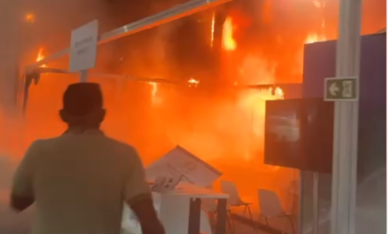 Um incêndio foi registrado na tarde desta quinta-feira (20) em um dos pavilhões da COP30, em Belém (PA), provocando evacuação imediata de participantes e suspensão das atividades no local.