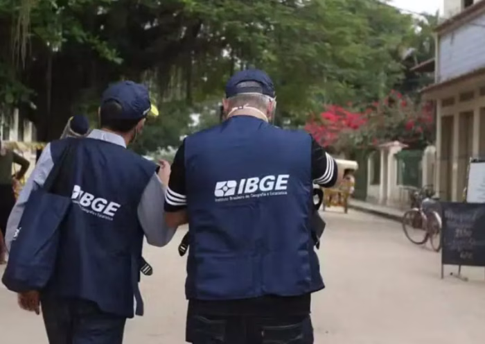 O Instituto Brasileiro de Geografia e Estatística (IBGE) divulgou nesta quarta-feira (19) o edital do novo processo seletivo simplificado para a contratação de 9.590 profissionais temporários