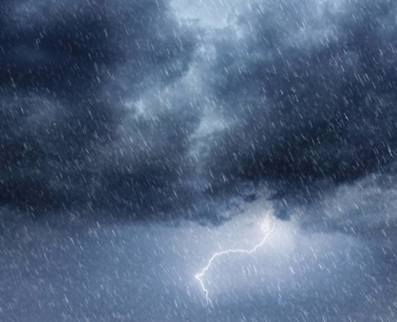 Chuva forte atinge Litoral Norte e Defesa Civil emite 'Alerta'