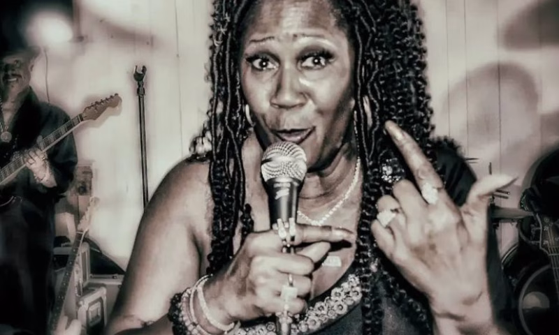 Diretamente do coração do Mississippi, nos Estados Unidos, a cantora norte-americana Iretta Sanders, conhecida mundialmente como Queen Iretta, desembarca em São José dos Campos