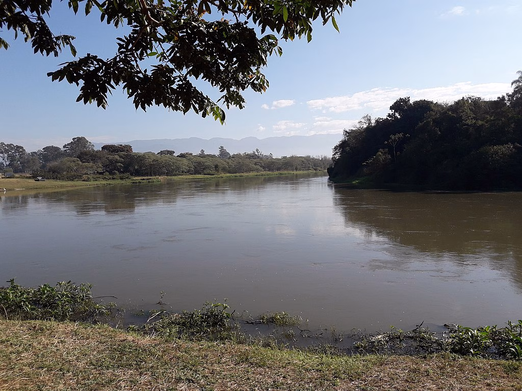 Corpo é encontrado às margens do rio Paraíba do Sul em Pinda