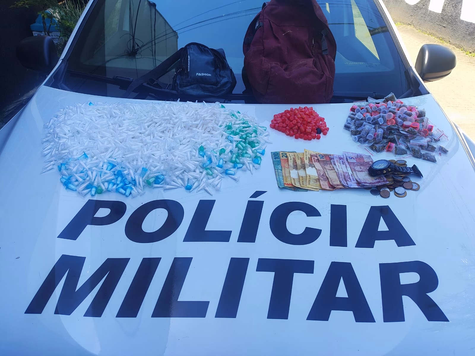 Apreensão de drogas e dinheiro em Ubatuba