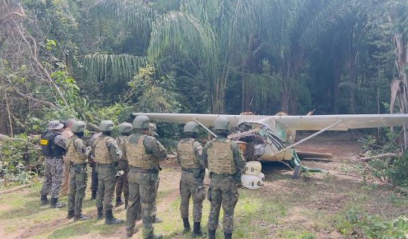 Com çaças da Embraer, FAB intercepta avião irregular em área Yanomami