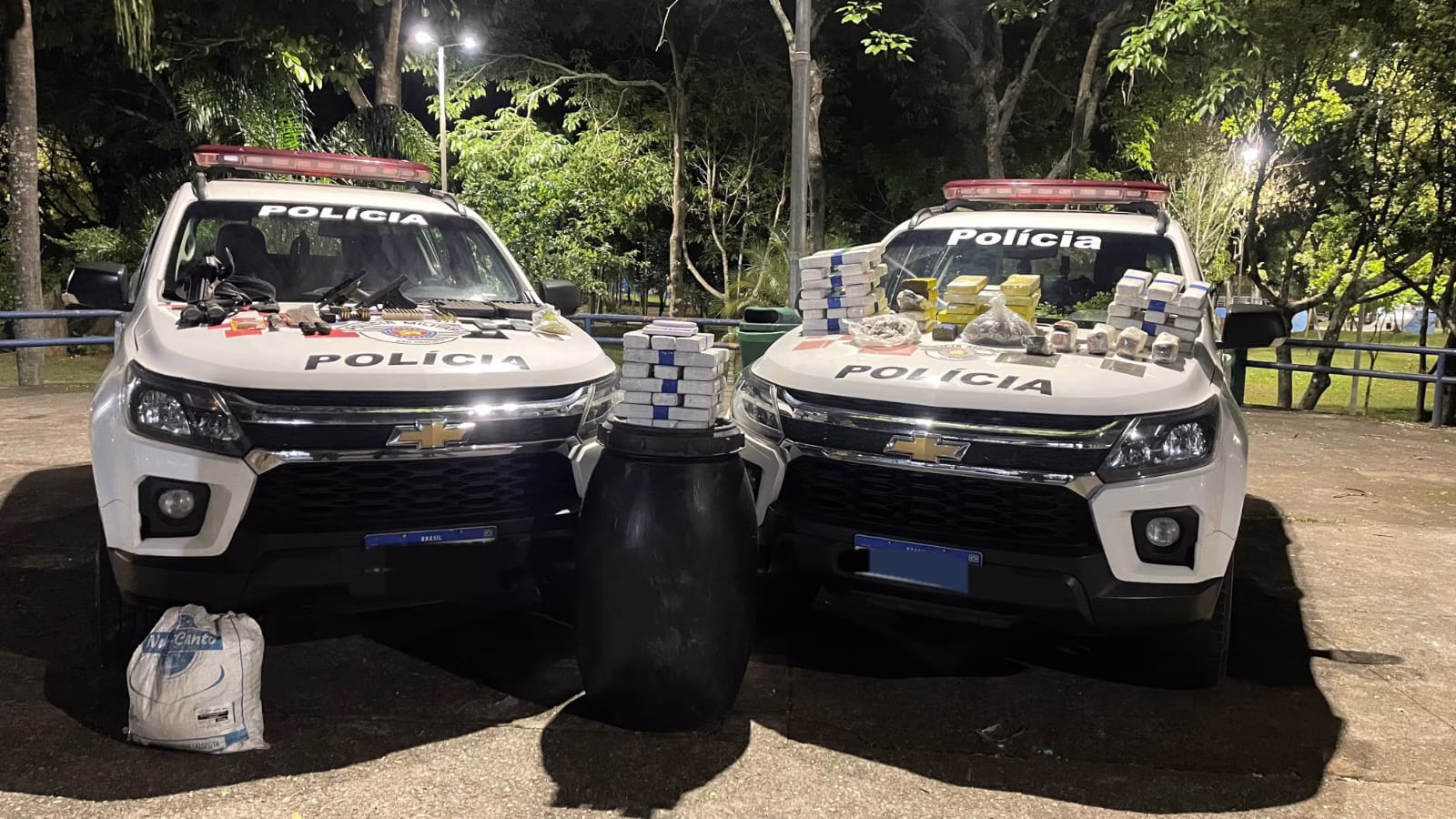 Drogas e armas apreendidas na região do Banhado, em São José dos Campos