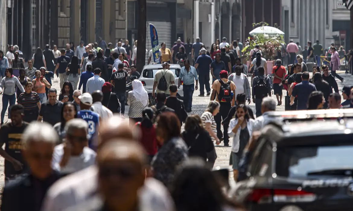 23,1% da população brasileira vive na condição de pobreza