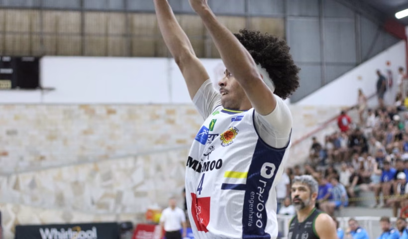 Adyel Borges do São José Basketball