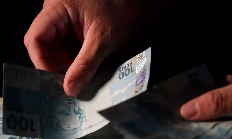O governo federal publicou nesta terça-feira (23) uma Medida Provisória (MP) que autoriza o saque do Fundo de Garantia do Tempo de Serviço (FGTS)