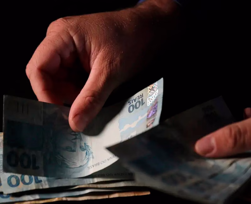 O governo federal publicou nesta terça-feira (23) uma Medida Provisória (MP) que autoriza o saque do Fundo de Garantia do Tempo de Serviço (FGTS)