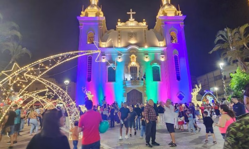 A partir desta segunda-feira (15), a programação do “Natal Iluminado” de Taubaté entra em uma nova fase, com a ampliação das atrações culturais e artísticas na Praça Dom Epaminondas