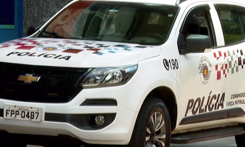 Um homem foi preso em flagrante na noite desta segunda-feira (15) após ser flagrado conduzindo uma motocicleta sob efeito de álcool