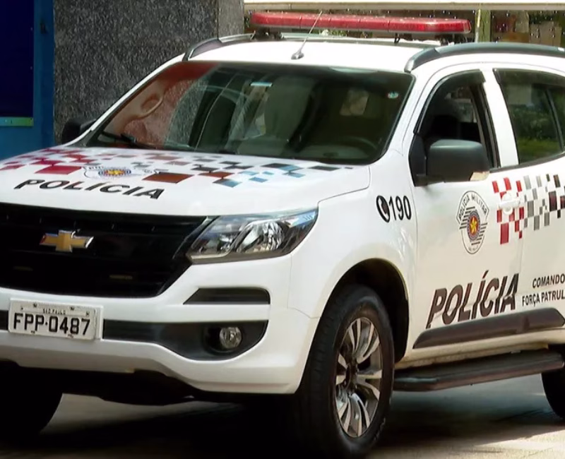 Um homem foi preso em flagrante na noite desta segunda-feira (15) após ser flagrado conduzindo uma motocicleta sob efeito de álcool