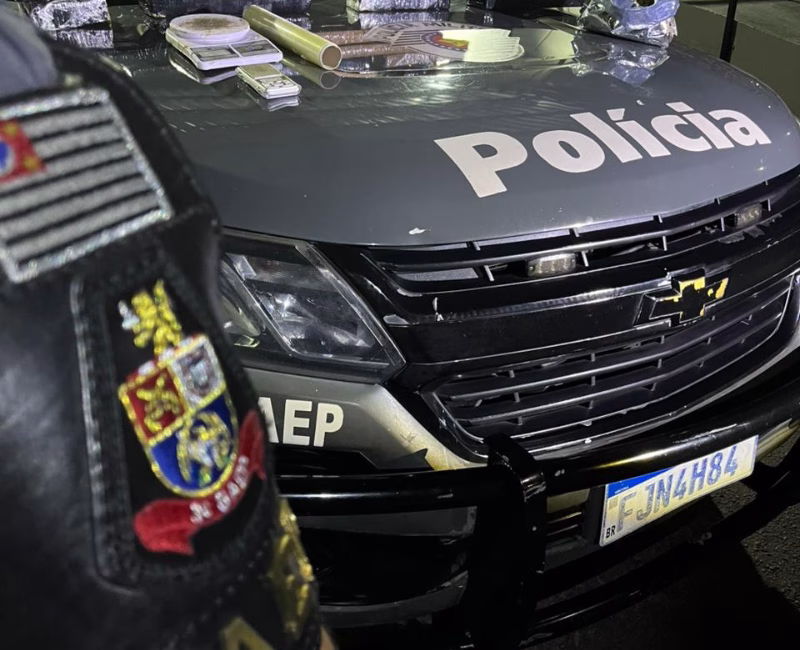 Dois homens foram presos por tráfico de drogas em São José dos Campos na noite desta segunda-feira, dia 23 de dezembro, durante uma ação do 3º