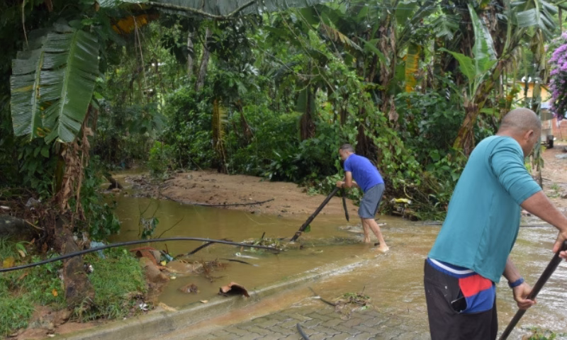 A Prefeitura de Ilhabela, por meio da Secretaria de Saúde, emitiu um alerta à população e aos turistas sobre o risco de leptospirose
