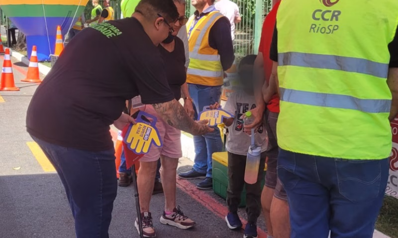 A Prefeitura de São José dos Campos participa, nesta sexta-feira (19), do Dia D de conscientização contra o uso do celular ao volante,