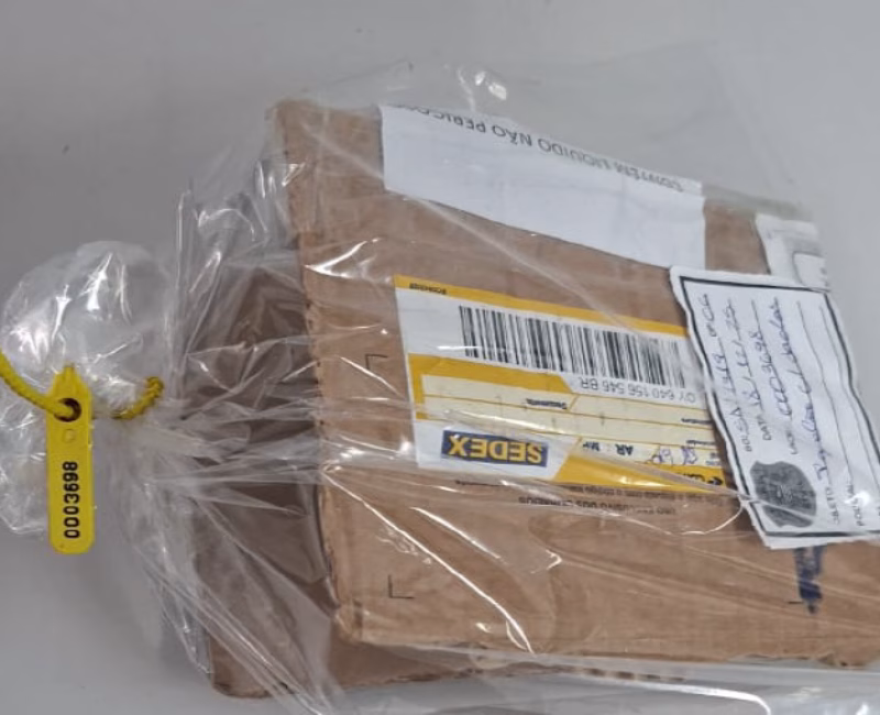 A Polícia Civil registrou, nesta quinta-feira (18), uma ocorrência de tráfico de drogas após a apreensão de entorpecentes encontrados em uma encomenda enviada