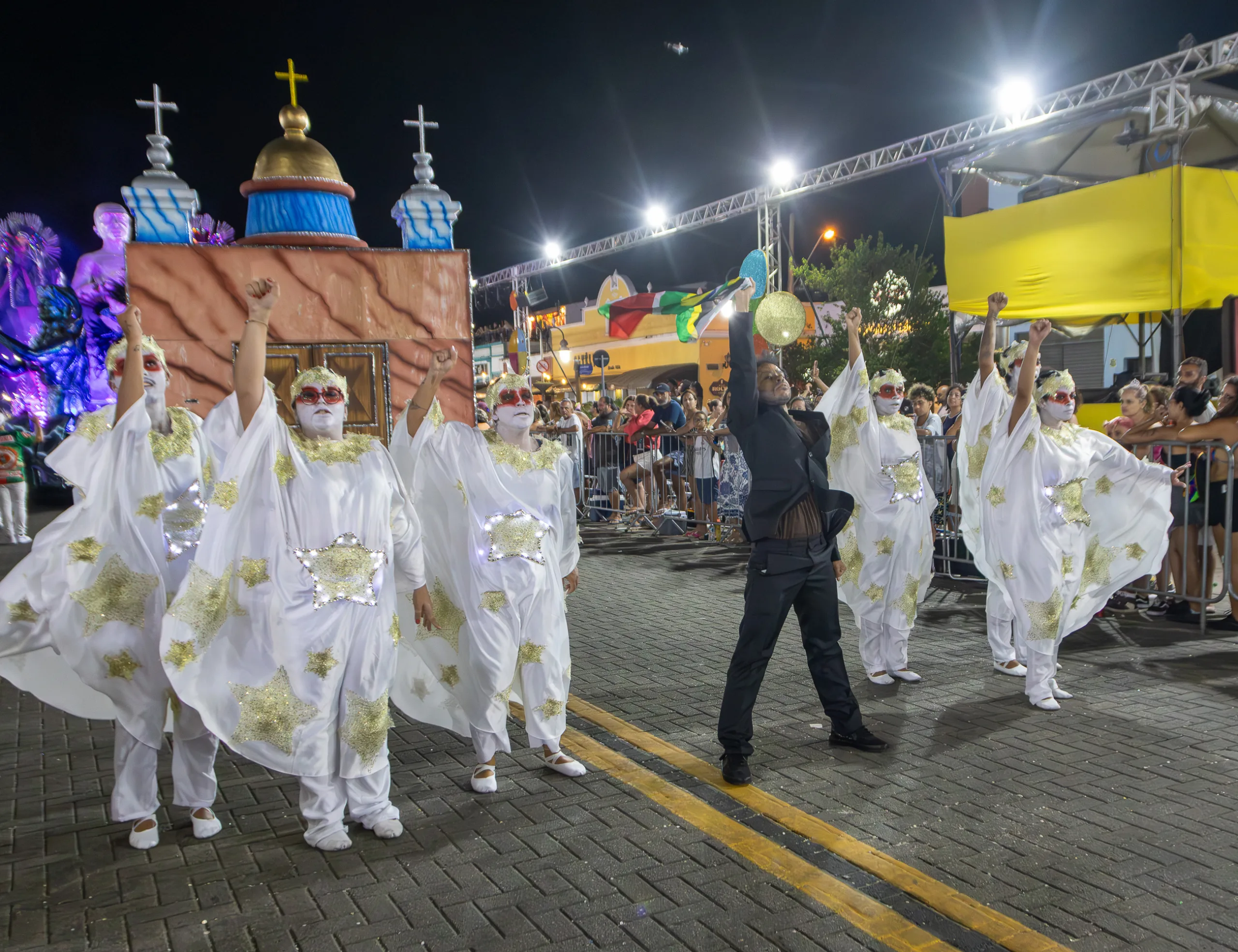 Com desfile pelo centro histórico, carnaval de São Sebastião promete agitar foliões