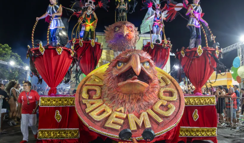 Com desfile pelo centro histórico, carnaval de São Sebastião promete agitar foliões