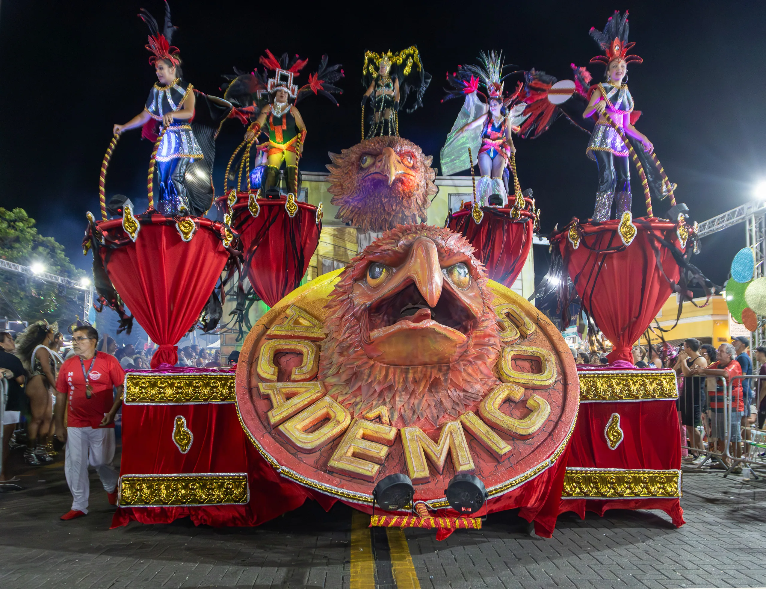 Com desfile pelo centro histórico, carnaval de São Sebastião promete agitar foliões