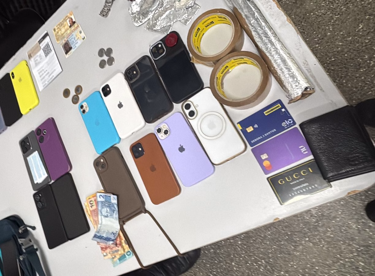 materiais apreendidos em operação na cidade de São Sebastião