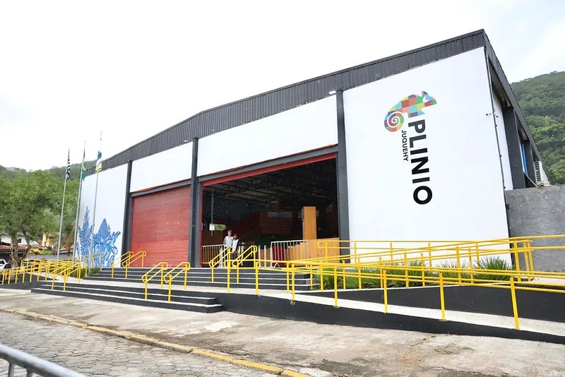 Governador abre ano letivo em São Sebastião e entrega escolas reconstruídas após chuvas
