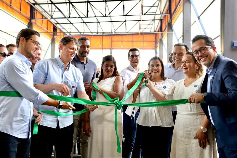 Governador abre ano letivo em São Sebastião e entrega escolas reconstruídas após chuvas