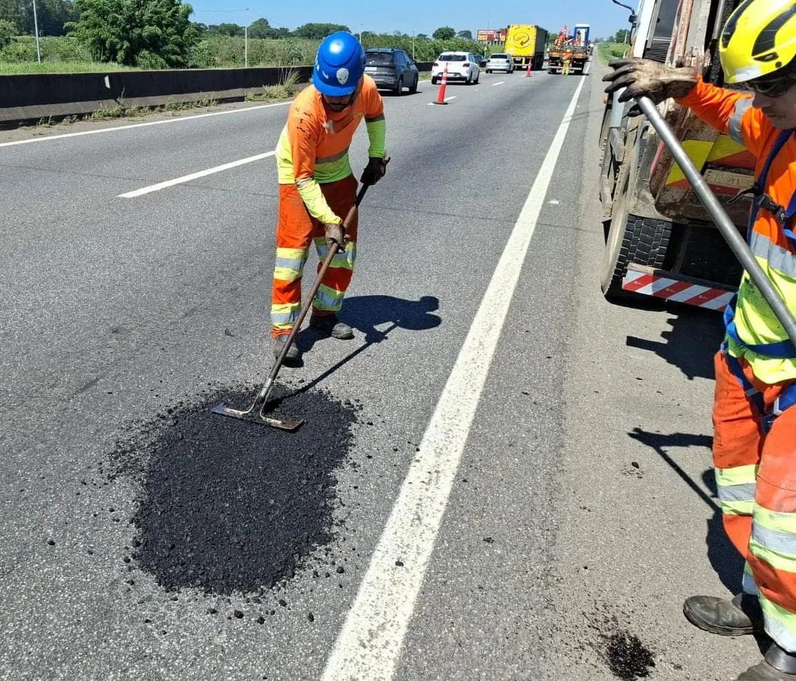 Via Dutra intensifica recuperação do pavimento e realiza obras em 176 pontos em um único dia