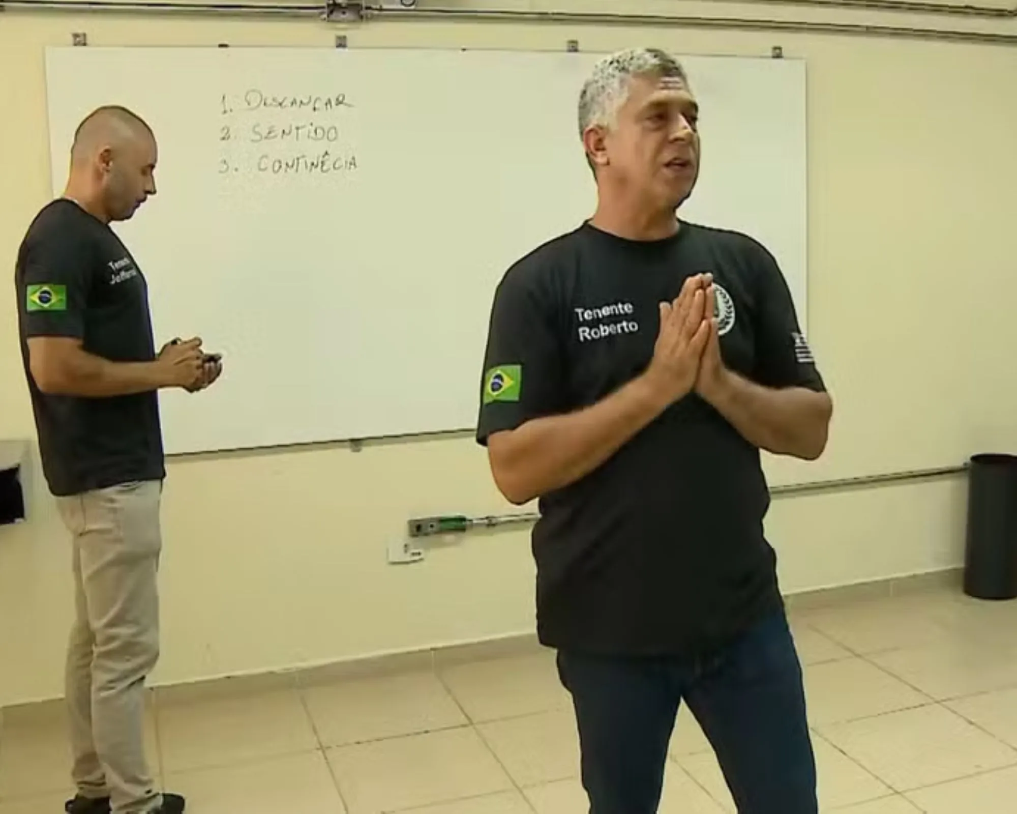 Erros de grafia marcam início de aulas em escola cívico-militar no Vale do Paraíba