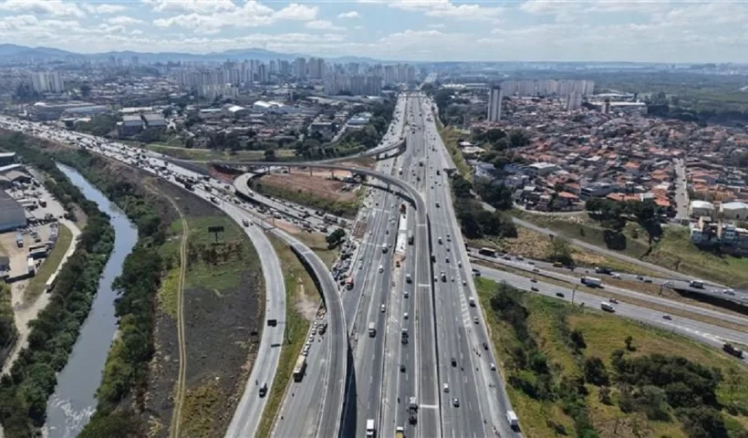Carnaval deve levar 1,8 milhão de veículos à Dutra e Rio-Santos