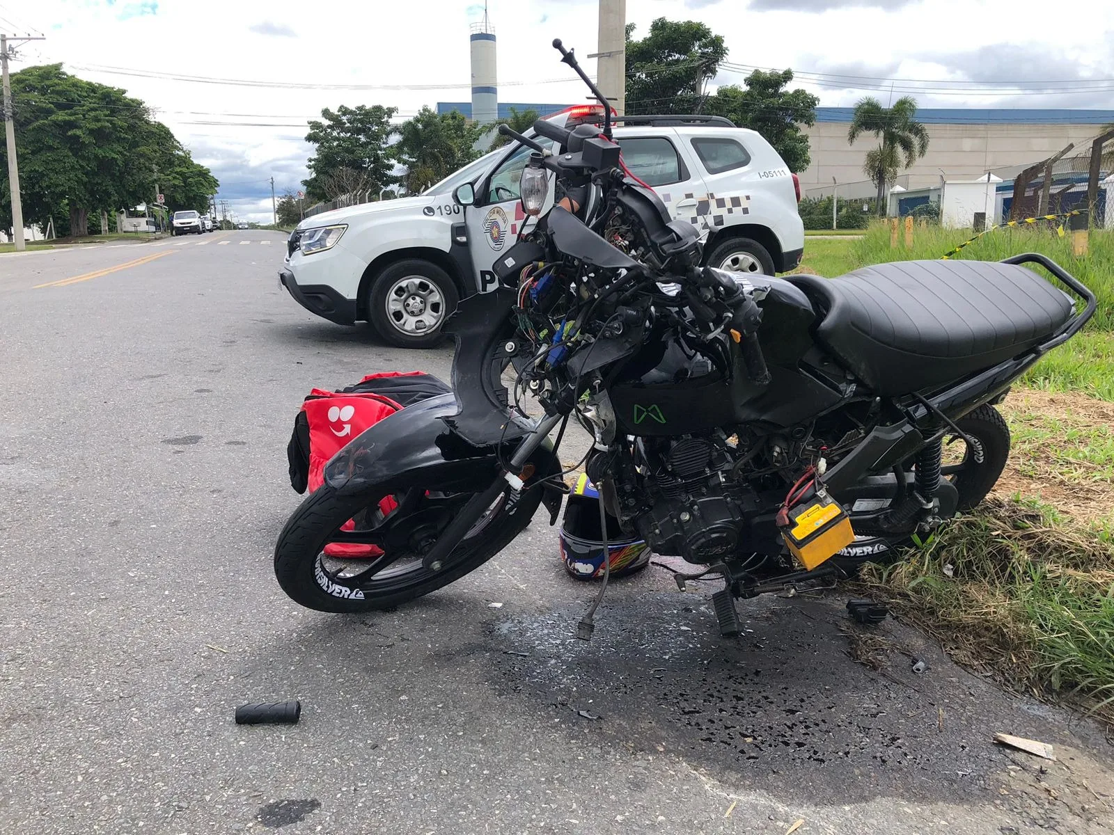 Motociclista morre após colidir contra caminhão em Taubaté